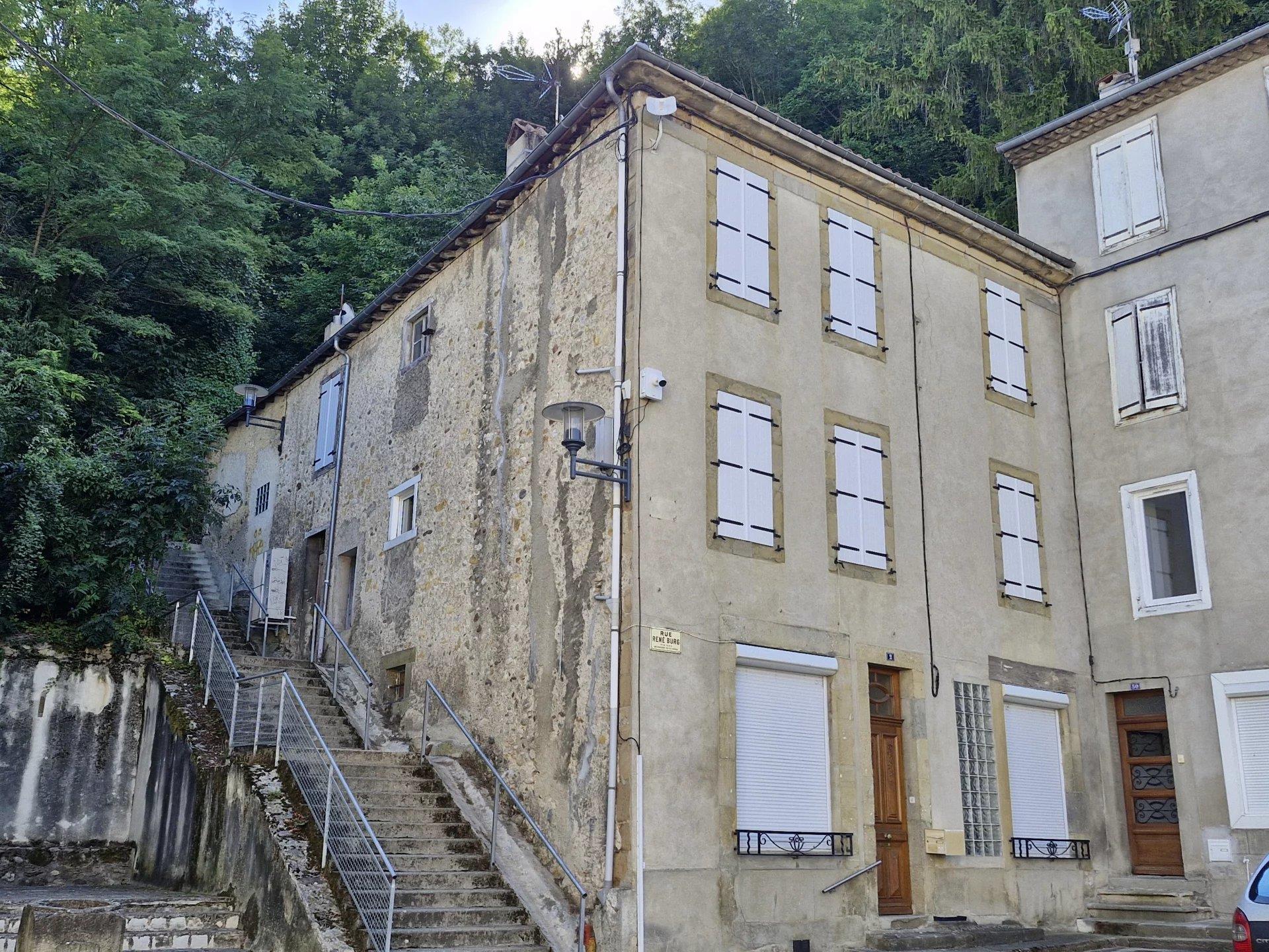 For sale in Lavelanet large house with garden