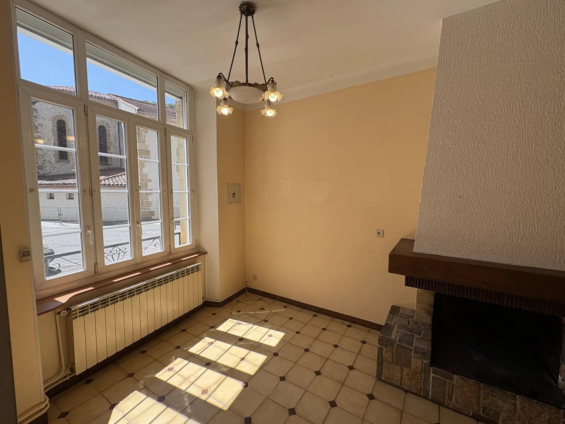 For sale in Lavelanet large house with garden