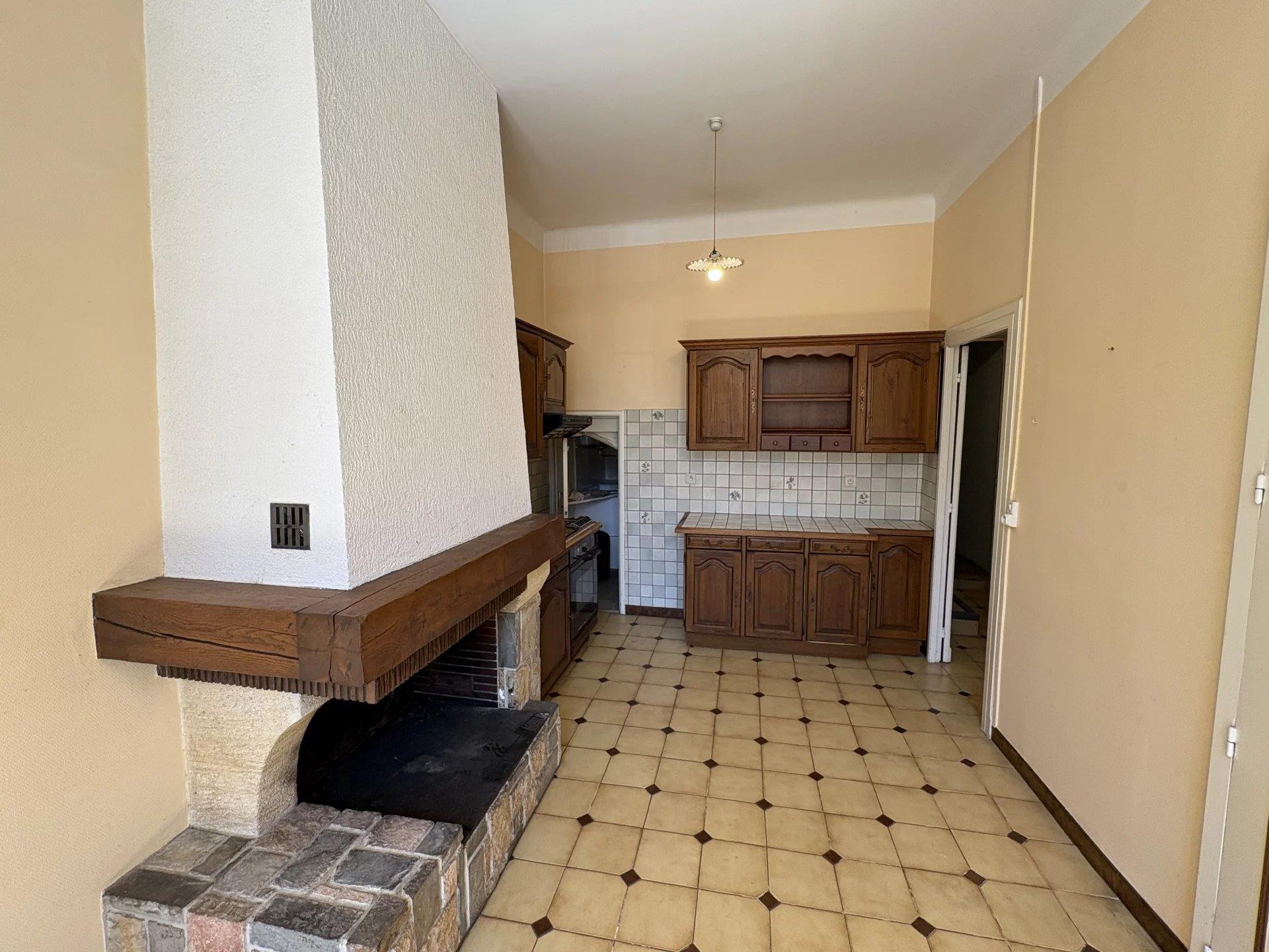 For sale in Lavelanet large house with garden