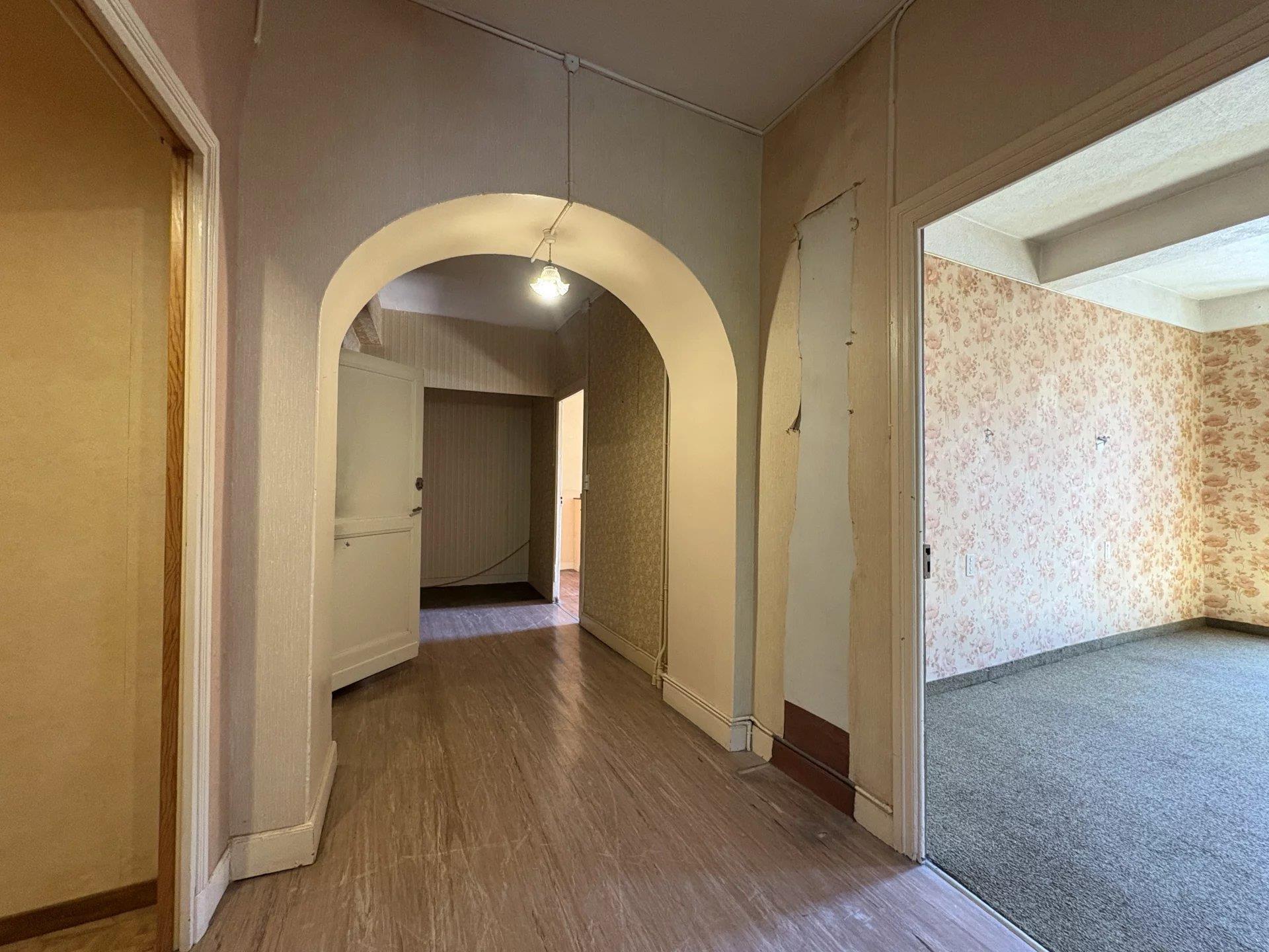 For sale in Lavelanet large house with garden