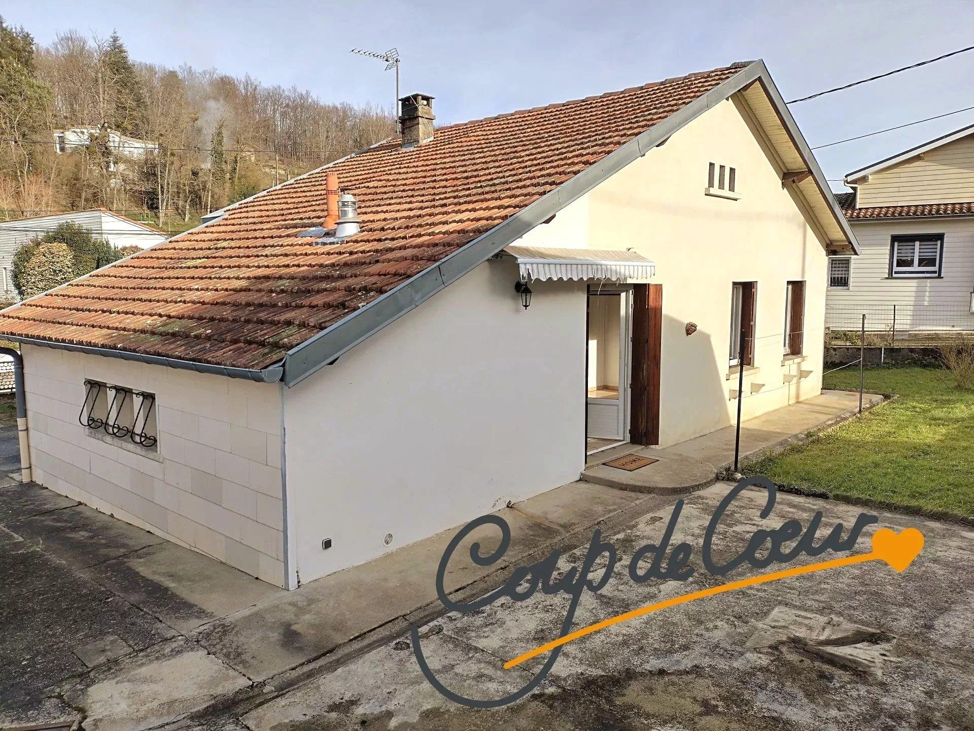 Single-Storey House with 506 m² Garden – Lavelanet, Ariège