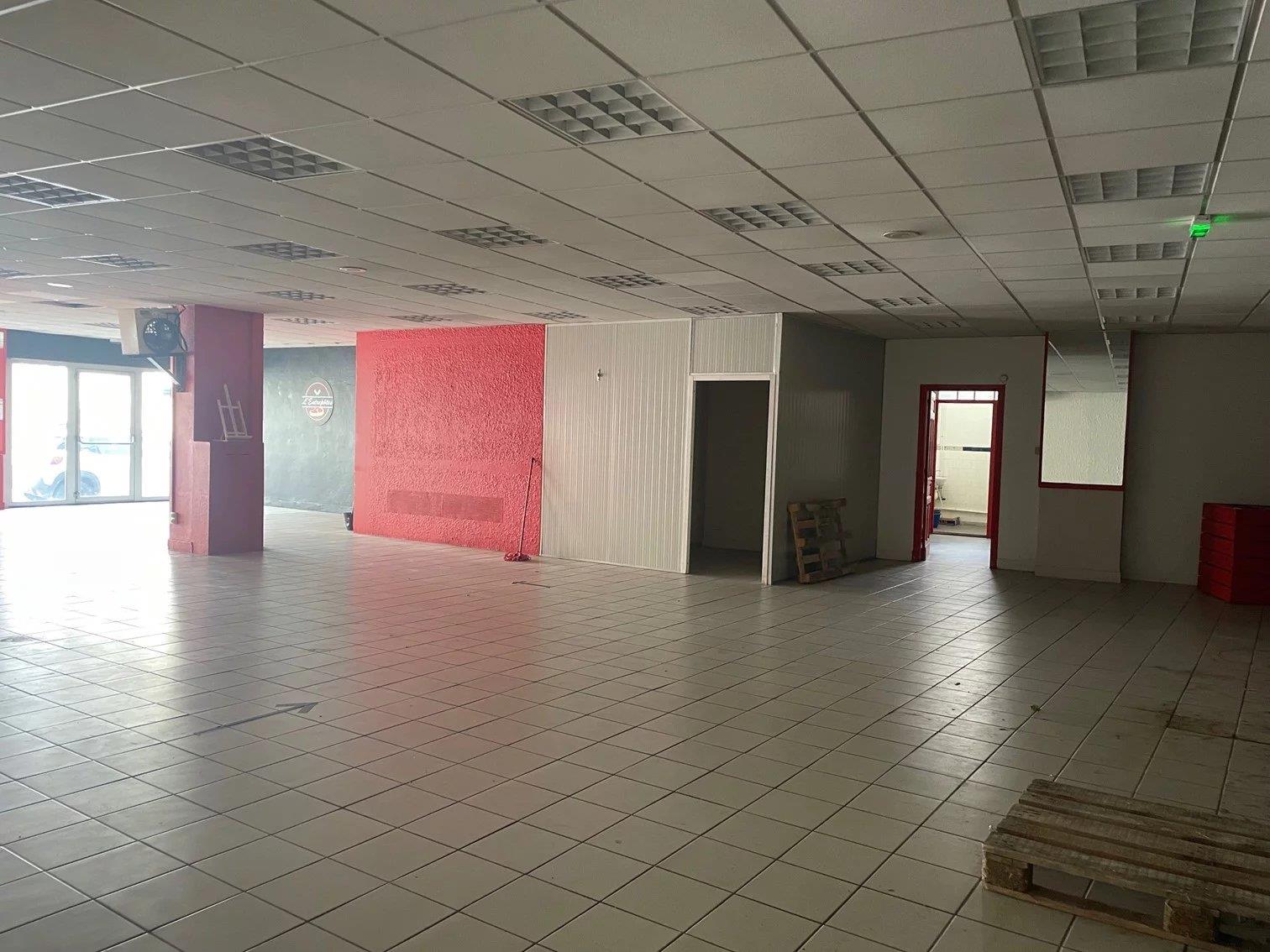 Purchase: Business premises (09300)