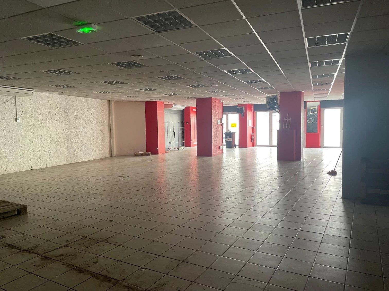 Purchase: Business premises (09300)