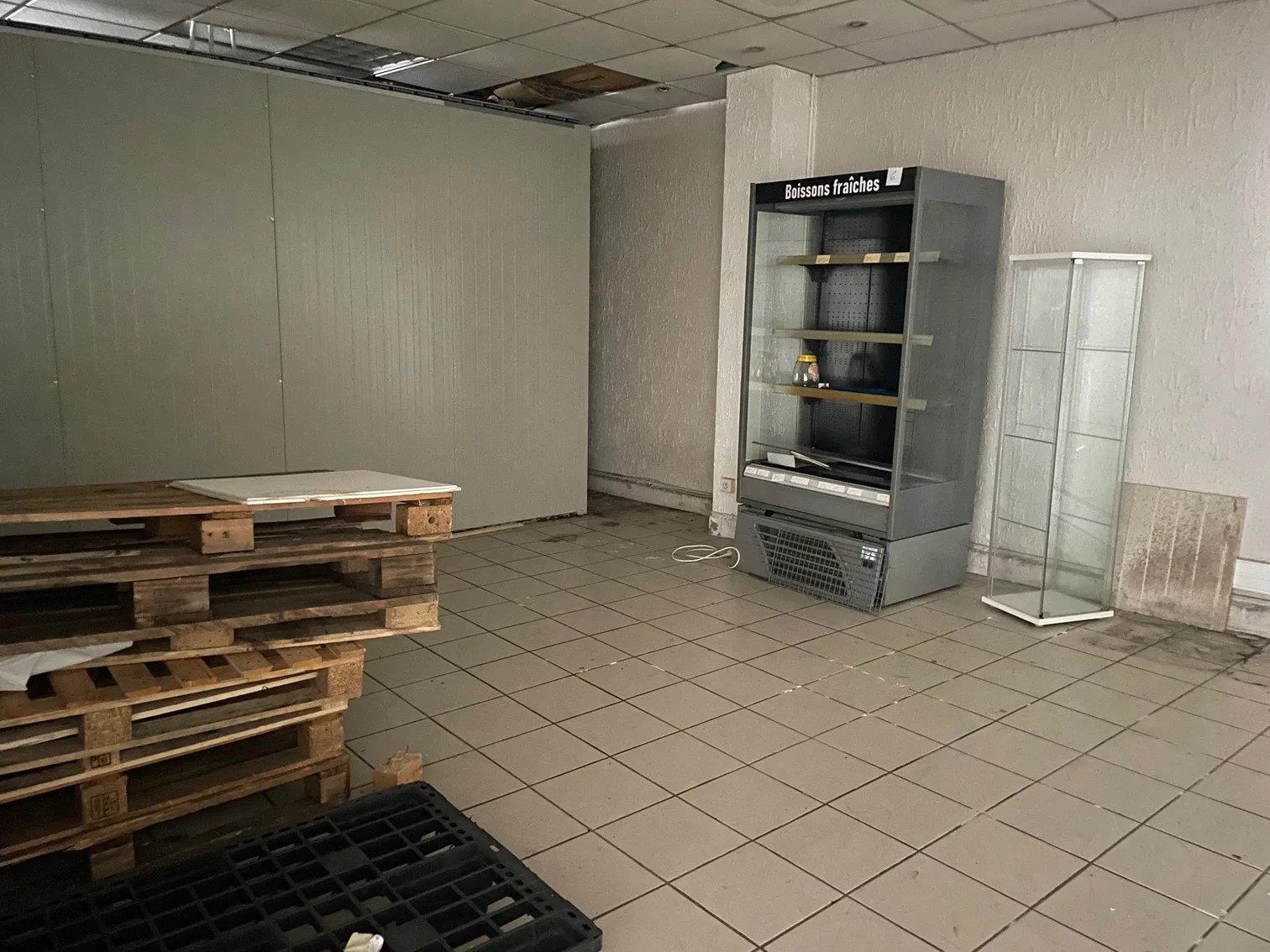 Purchase: Business premises (09300)