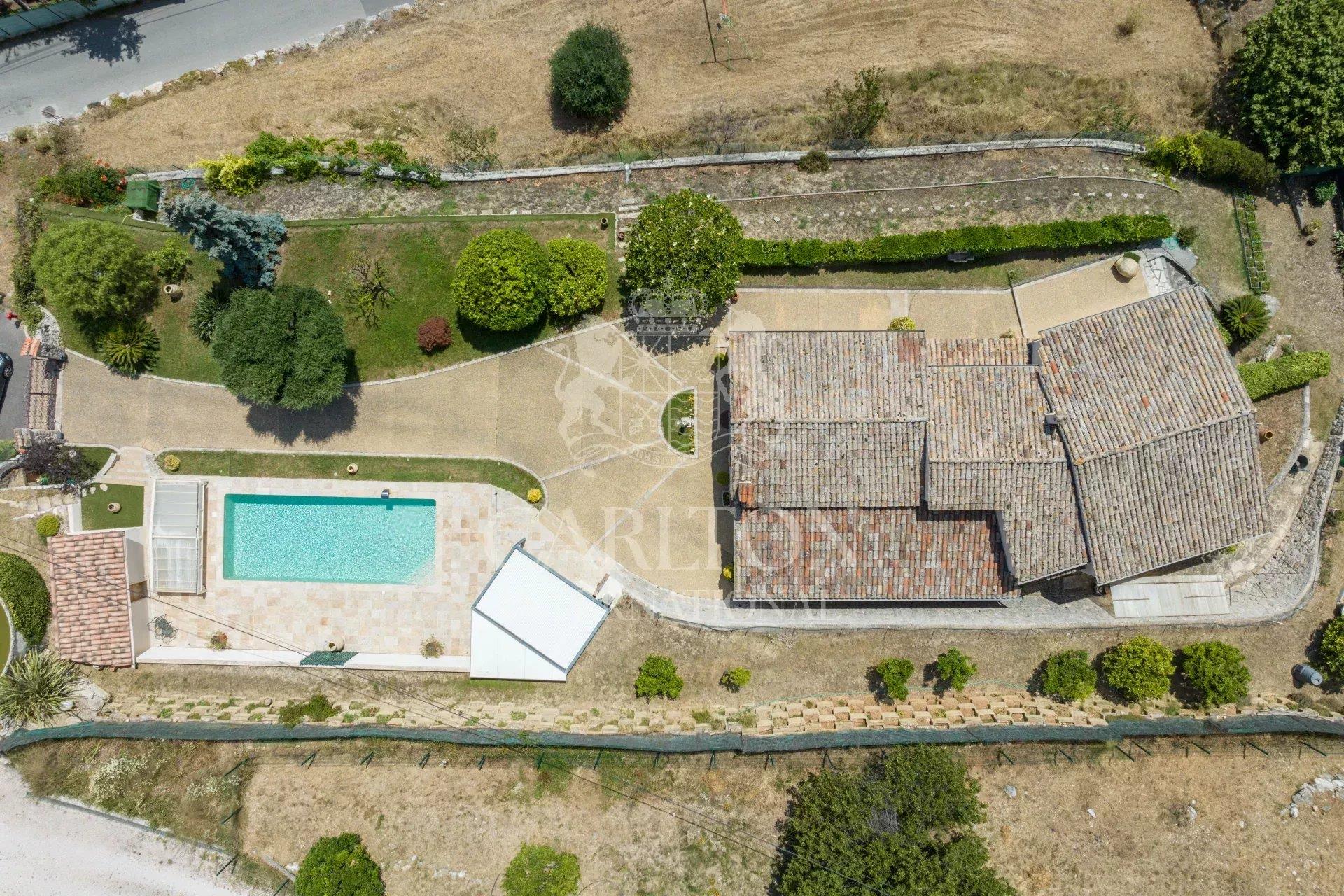 Haven of peace, near Nice, villa with swimming pool