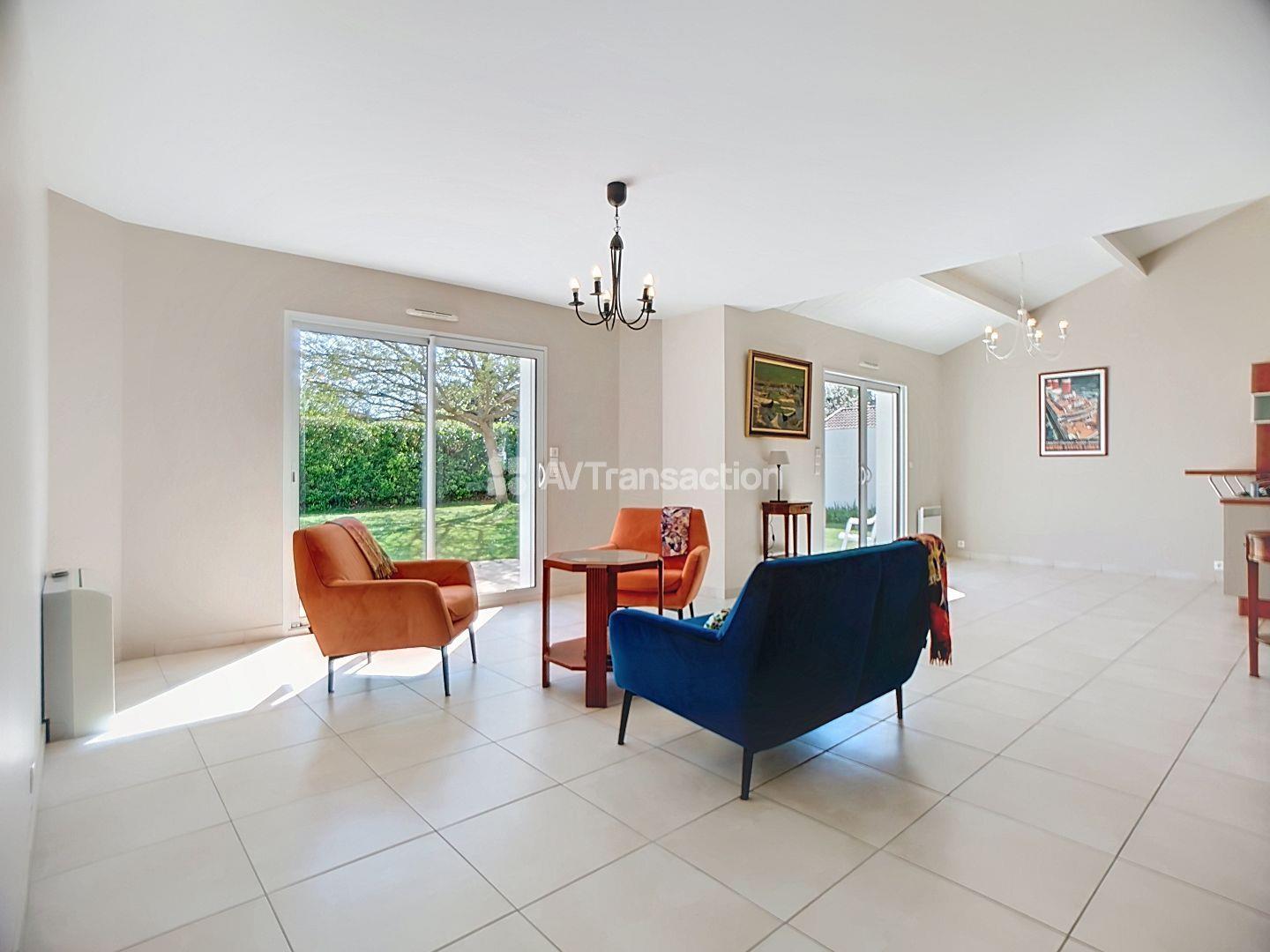Purchase: House (44210)