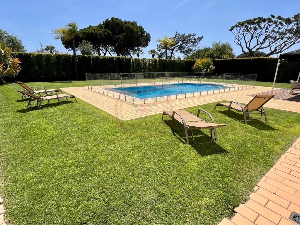 3+1 bedroom villa in the center of Vilamoura
