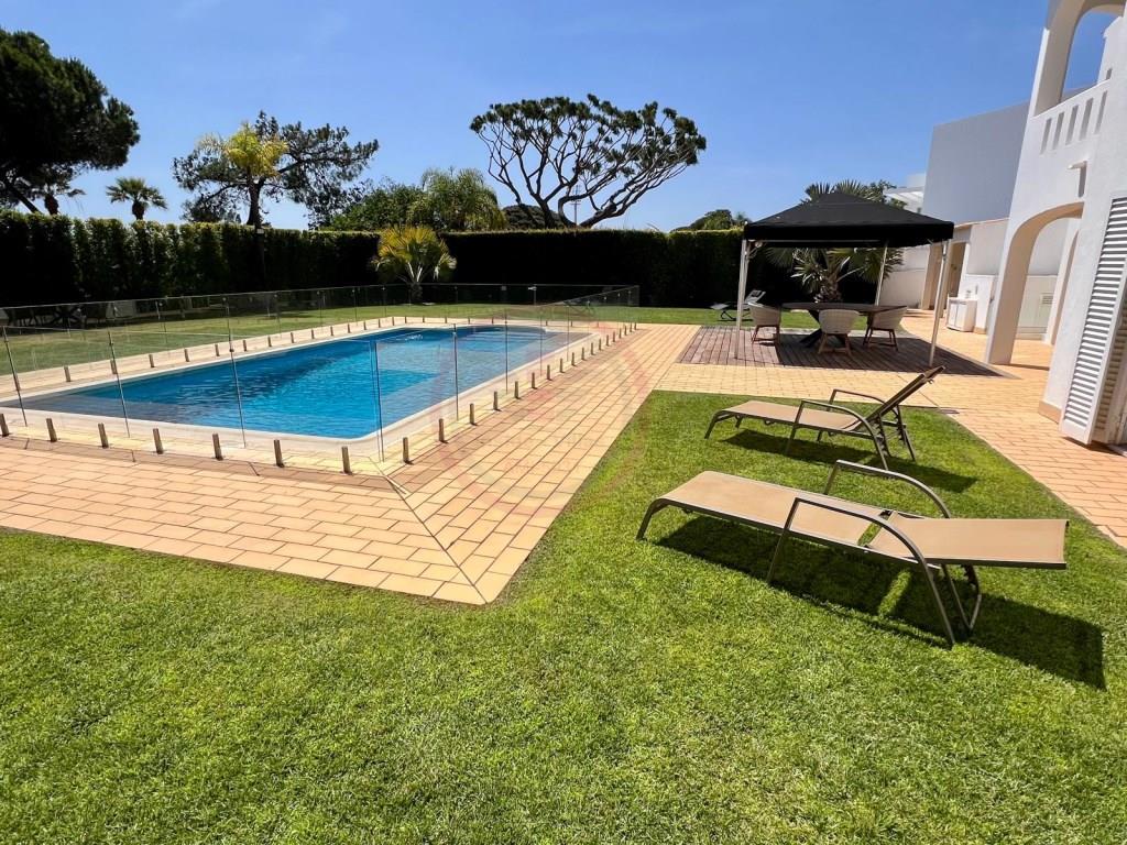 3+1 bedroom villa in the center of Vilamoura
