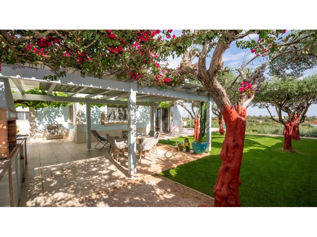 Luxurious Farm in Estoi with Breathtaking Views