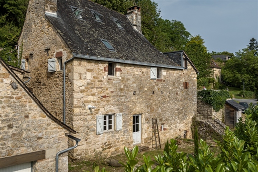 Maison de village des XIIème et XVIème siècles, vue exceptionnelle, Vicomté de Turenne