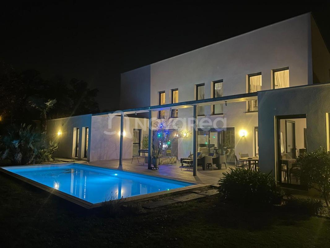6 room house
