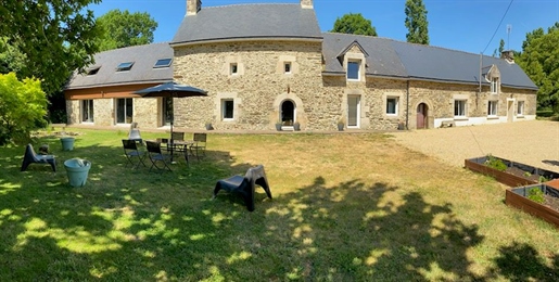 Stone Farmhouse With Swimming Pool 5 bedrooms Morbihan (56) Brittany