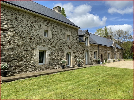 Stone Farmhouse With Swimming Pool 5 bedrooms Morbihan (56) Brittany