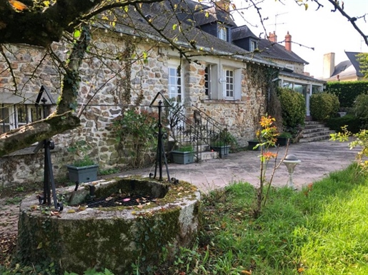 À Vendre : Maison Bourgeoise de Caractère au Cœur de Vaiges