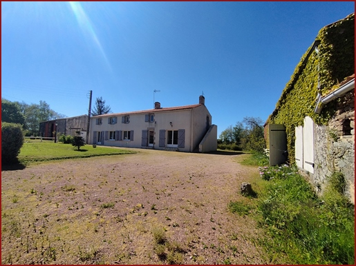 7 room house 156m2 with 2 stone barns