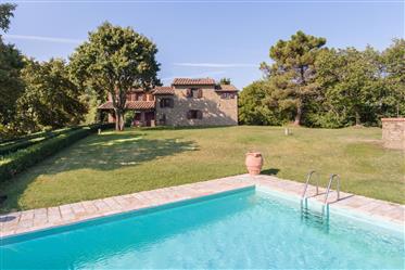 Charming stone house with swimming pool in Monterchi, Tuscany.