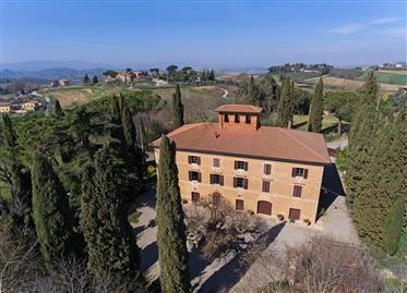 Villa histórica en venta en Castiglione del Lago en Umbría.