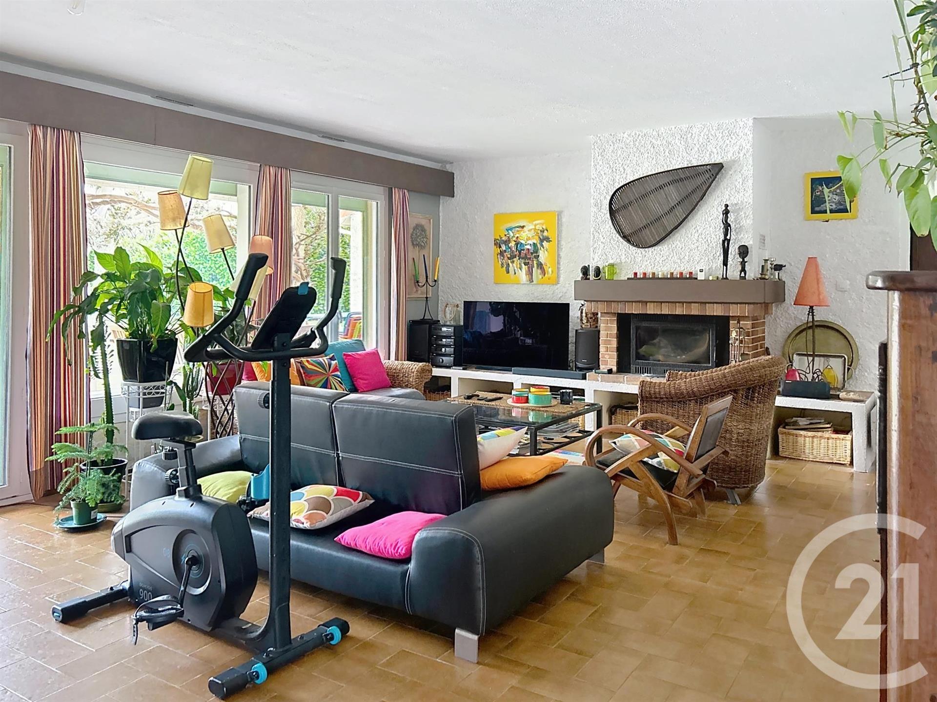 Purchase: House (66400)