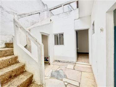Townhouse with outdoor patio and roof terrace in Lagos town center
