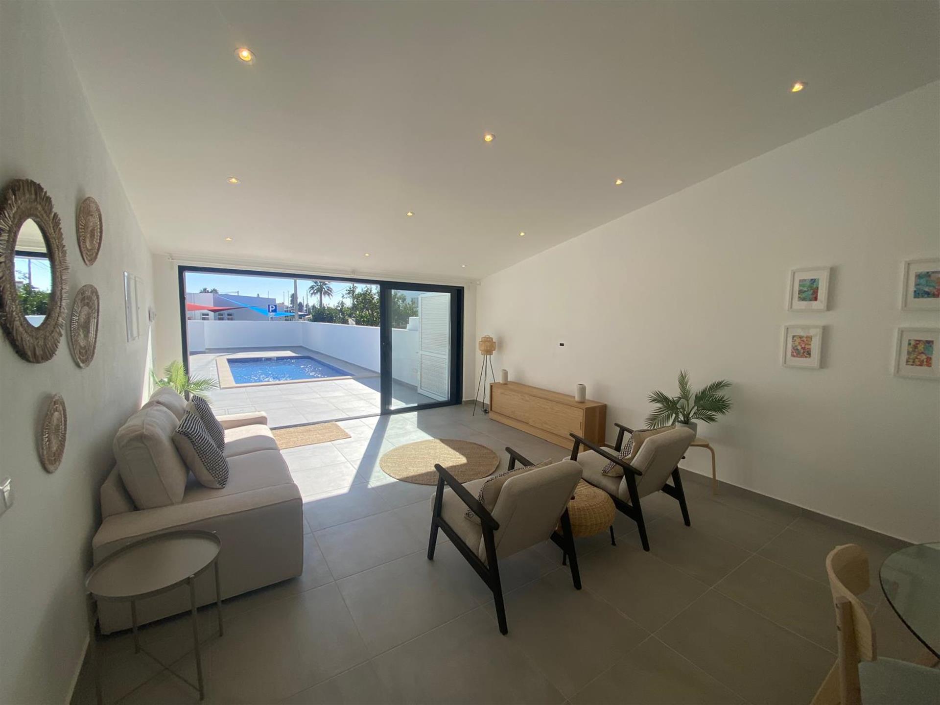 2+1 Bedroom townhouse with swimming pool in Montinhos da Luz, Lagos