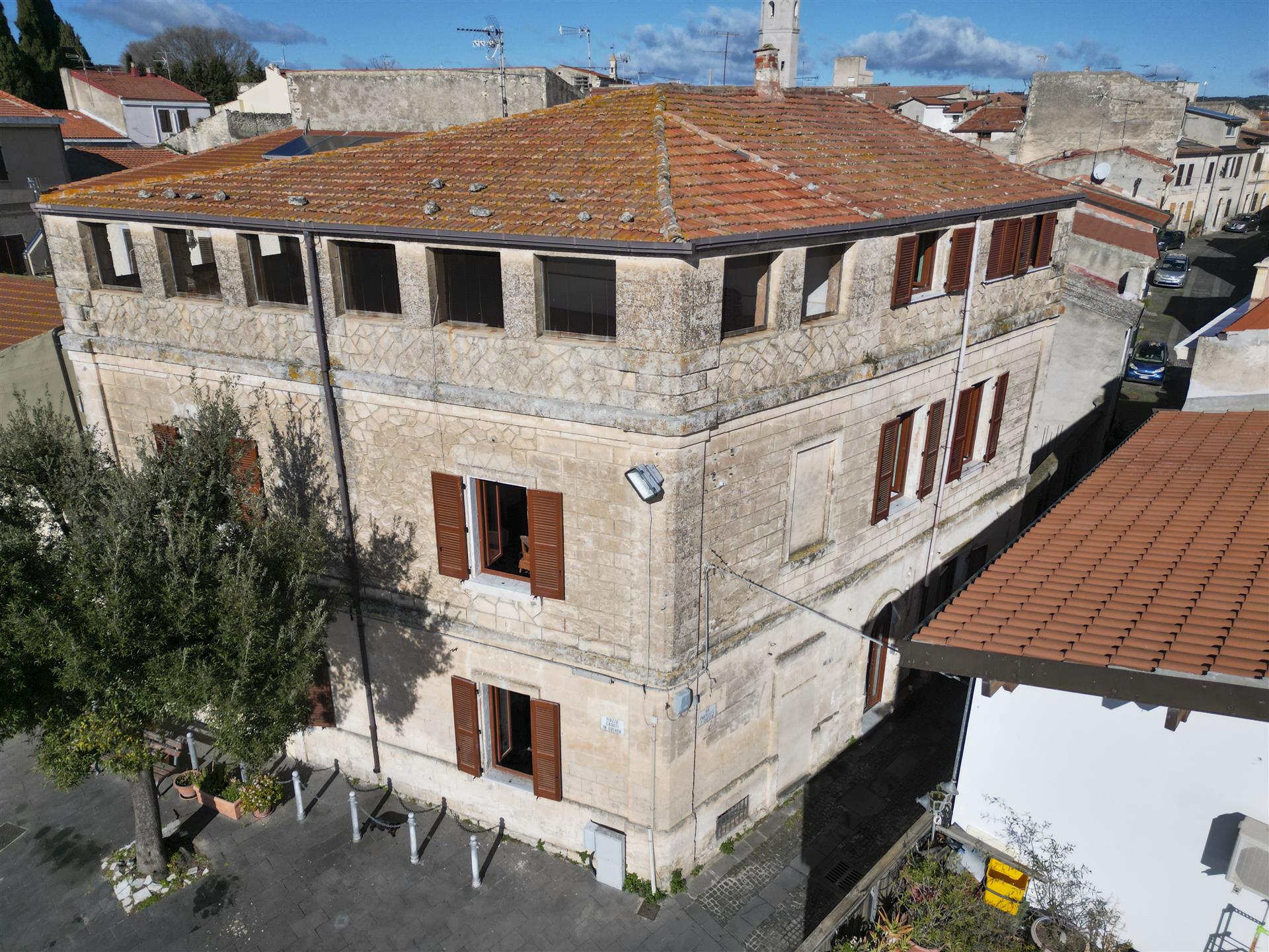 House in the center of Thiesi