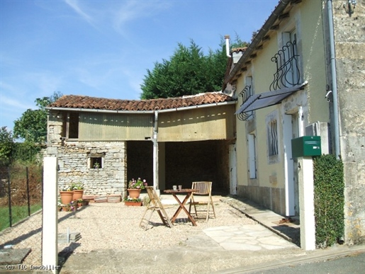 Charmant stenen huis met 2 slaapkamers - Nanteuil en Vallée sector