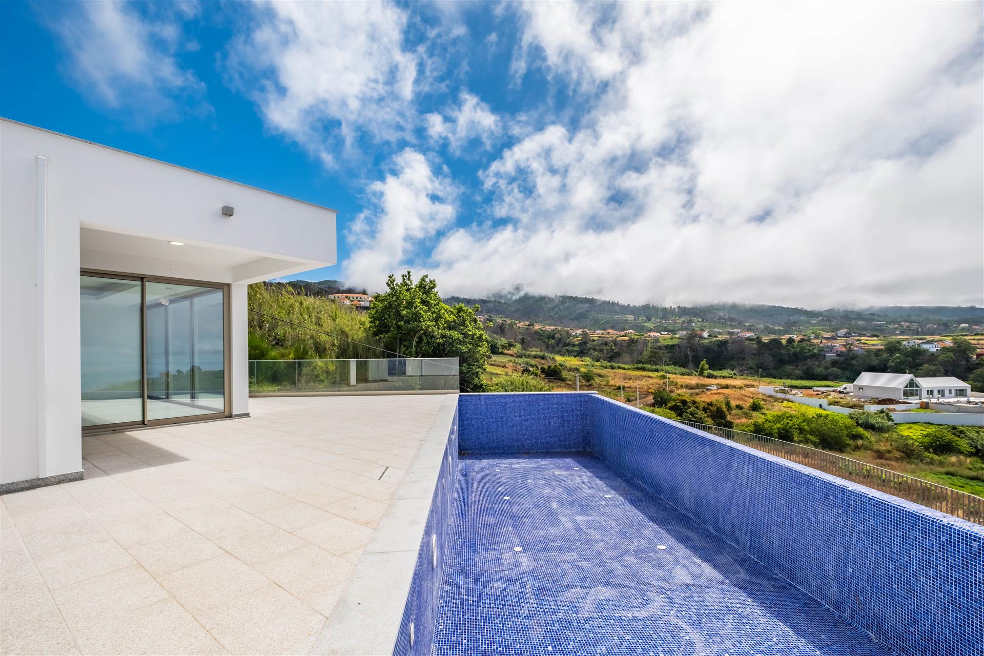 Brand new single-storey T3 villa with sea and mountain views - Raposeira, Fajã da Ovelha, Calheta