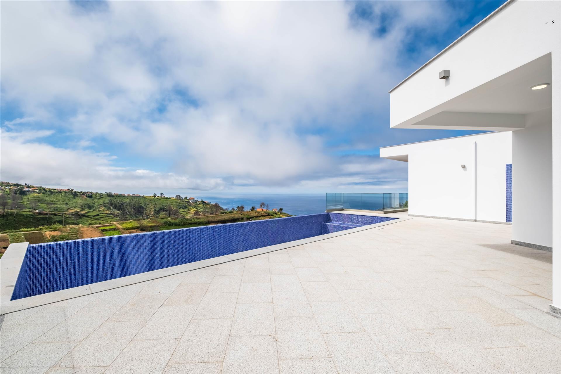 Brand new single-storey T3 villa with sea and mountain views - Raposeira, Fajã da Ovelha, Calheta