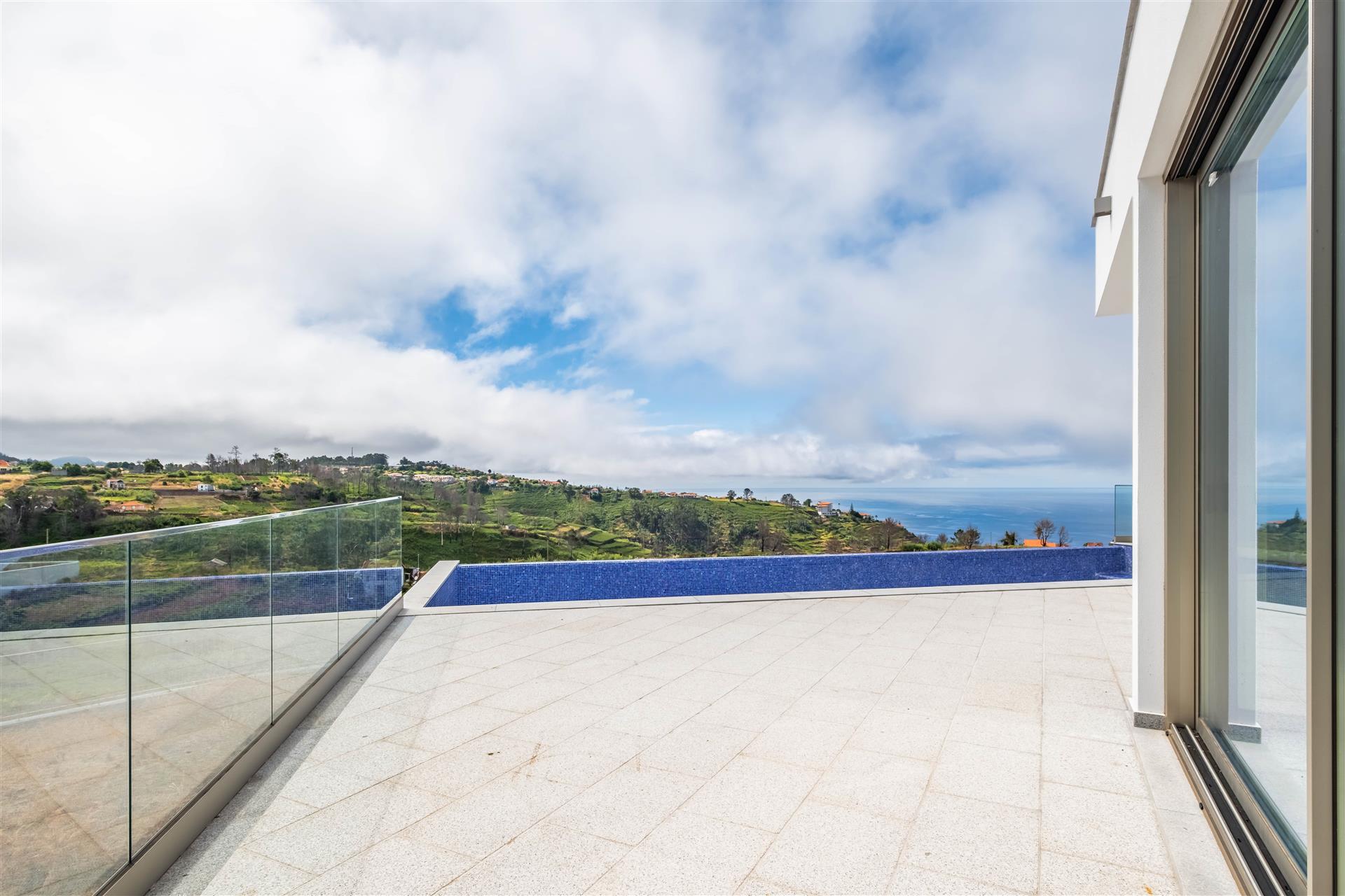 Brand new single-storey T3 villa with sea and mountain views - Raposeira, Fajã da Ovelha, Calheta