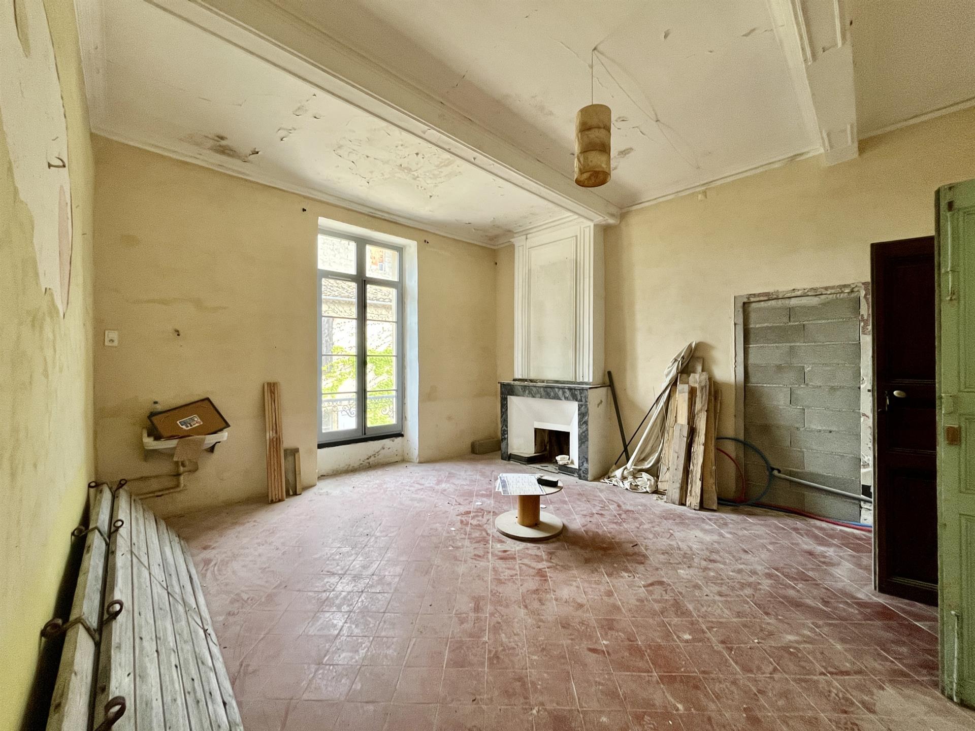 Sommieres Apartment For Sale With Parking