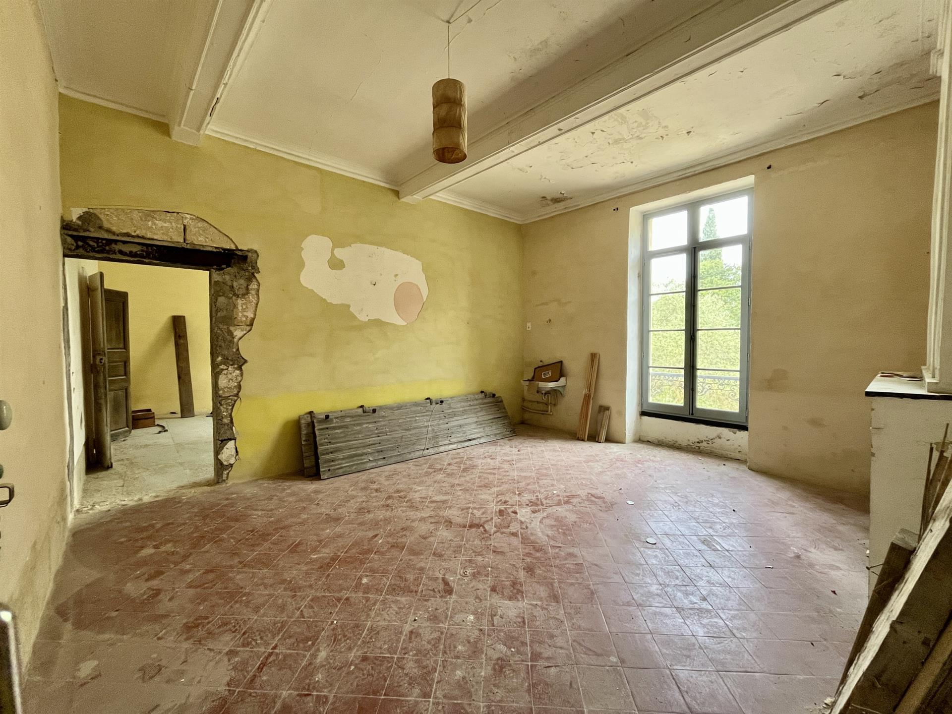 Sommieres Apartment For Sale With Parking