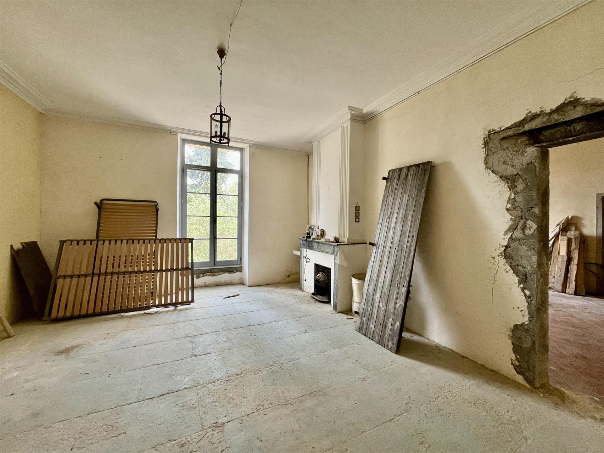 Sommieres Apartment For Sale With Parking