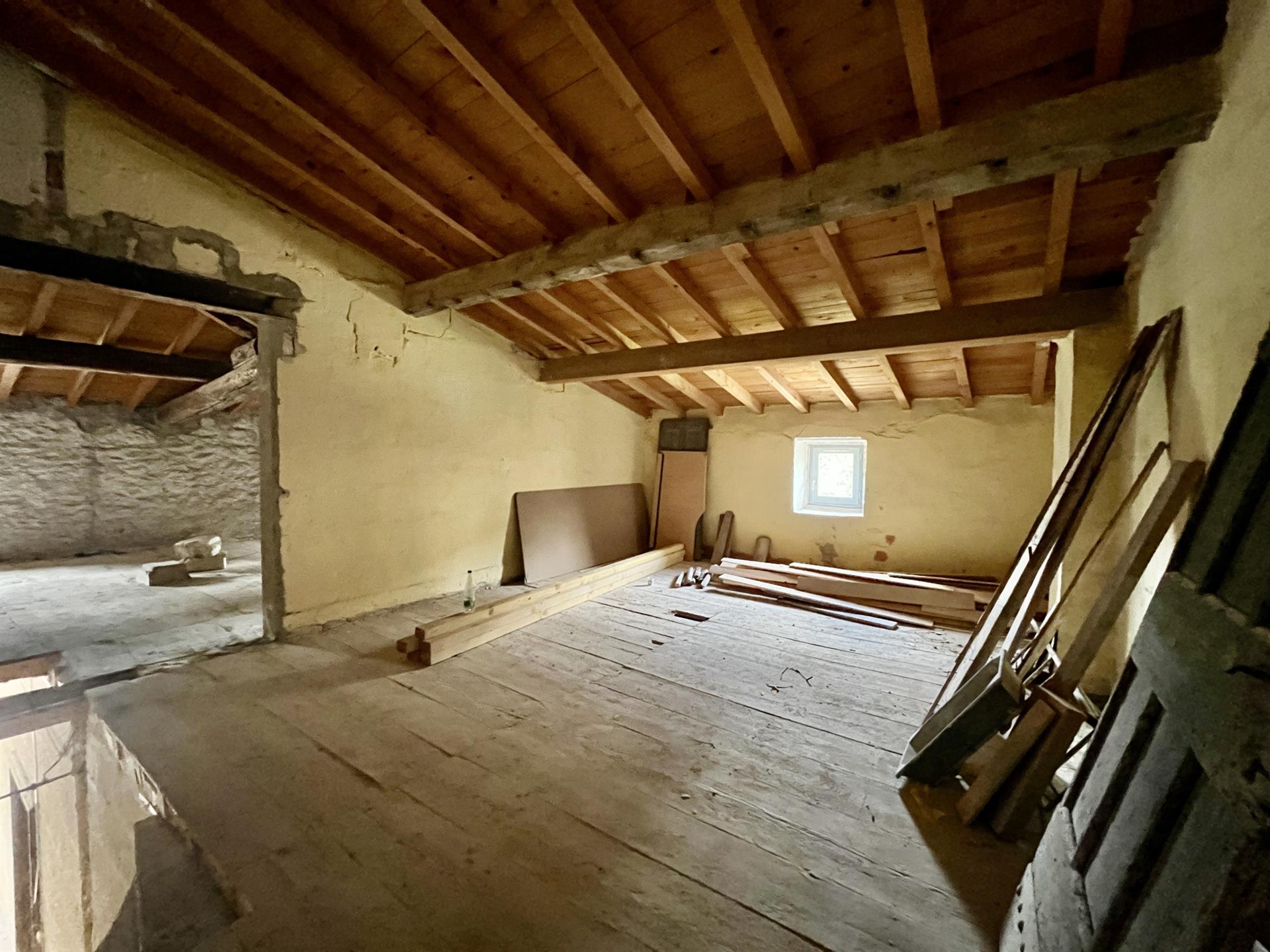 Sommieres Apartment For Sale With Parking