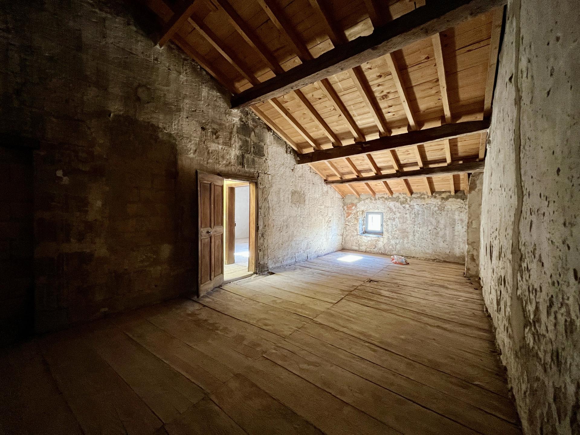 5-Room Apartment For Sale In Sommieres