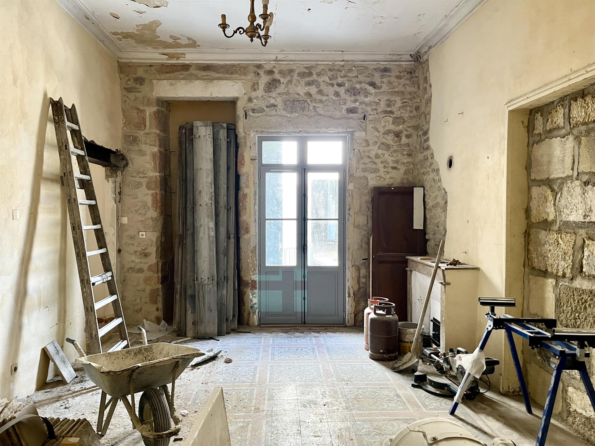 5-Room Apartment For Sale In Sommieres