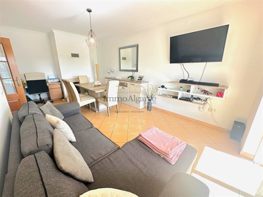 1 bedroom flat in condominium with pool and garage