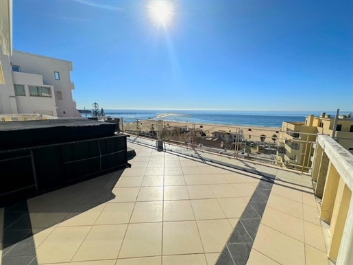Excepcional penthouse T3 com vista para a Praia da Rocha
