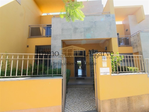 3 bedroom semi-detached house in the Solar das Buganvílias condominium