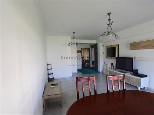 2 bedroom flat in condominium with pool and garage