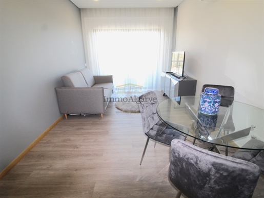 2 bedroom flat with sea views near Albufeira Marina