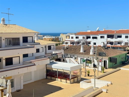 Apartamento dúplex de 2 dormitorios con vistas al mar en Albufeira