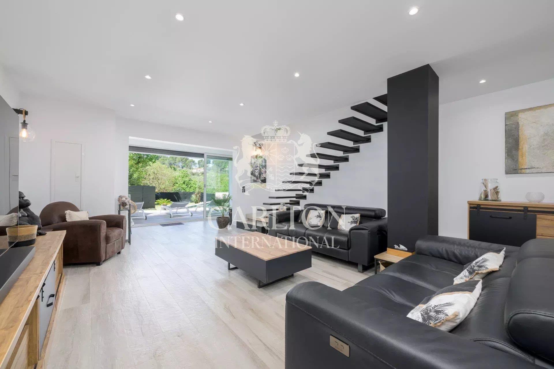 170 m² villa in a quiet area with pool and pool house in Mouans-Sartoux. Near Mougins