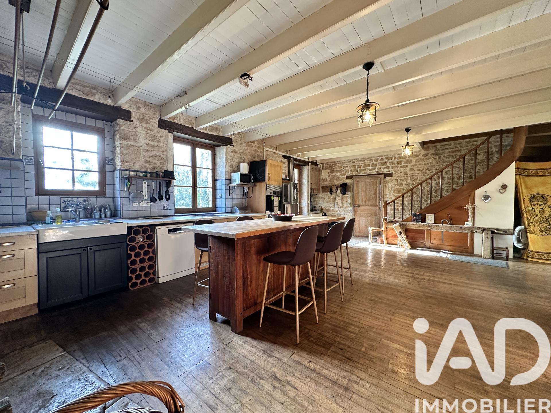 Maison à vendre, 202m², La Chapelle-Pouilloux