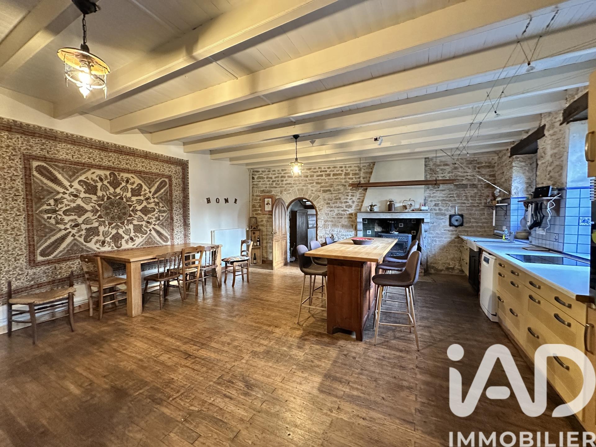 Maison à vendre, 202m², La Chapelle-Pouilloux