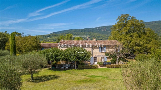 Stone bastide, guest house, stable, 3.4 hectares