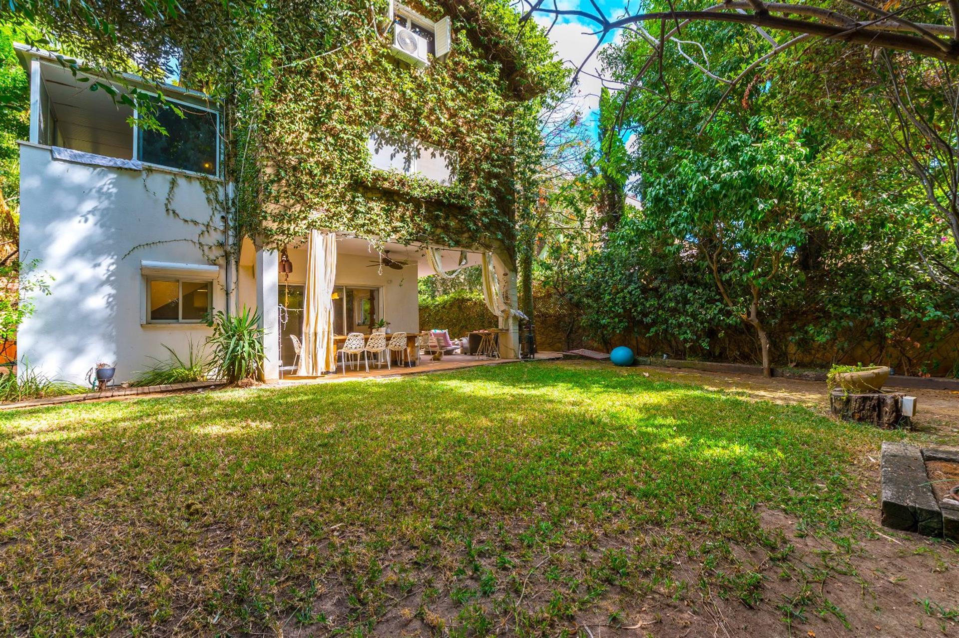 Villa For Sale in Herzliya Pituach