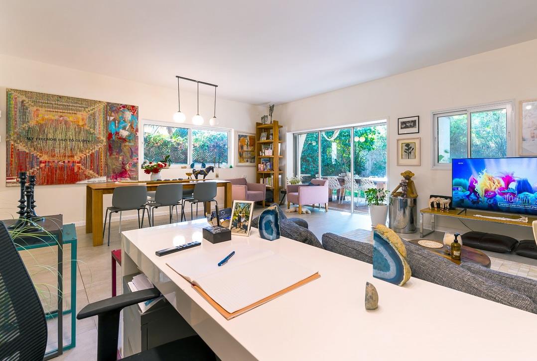 Villa For Sale in Herzliya Pituach
