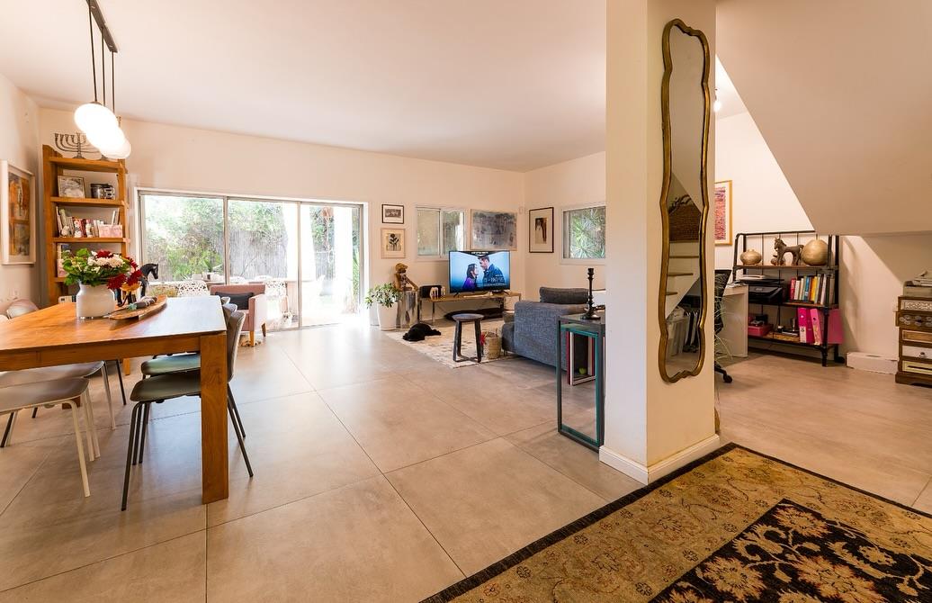 Villa For Sale in Herzliya Pituach