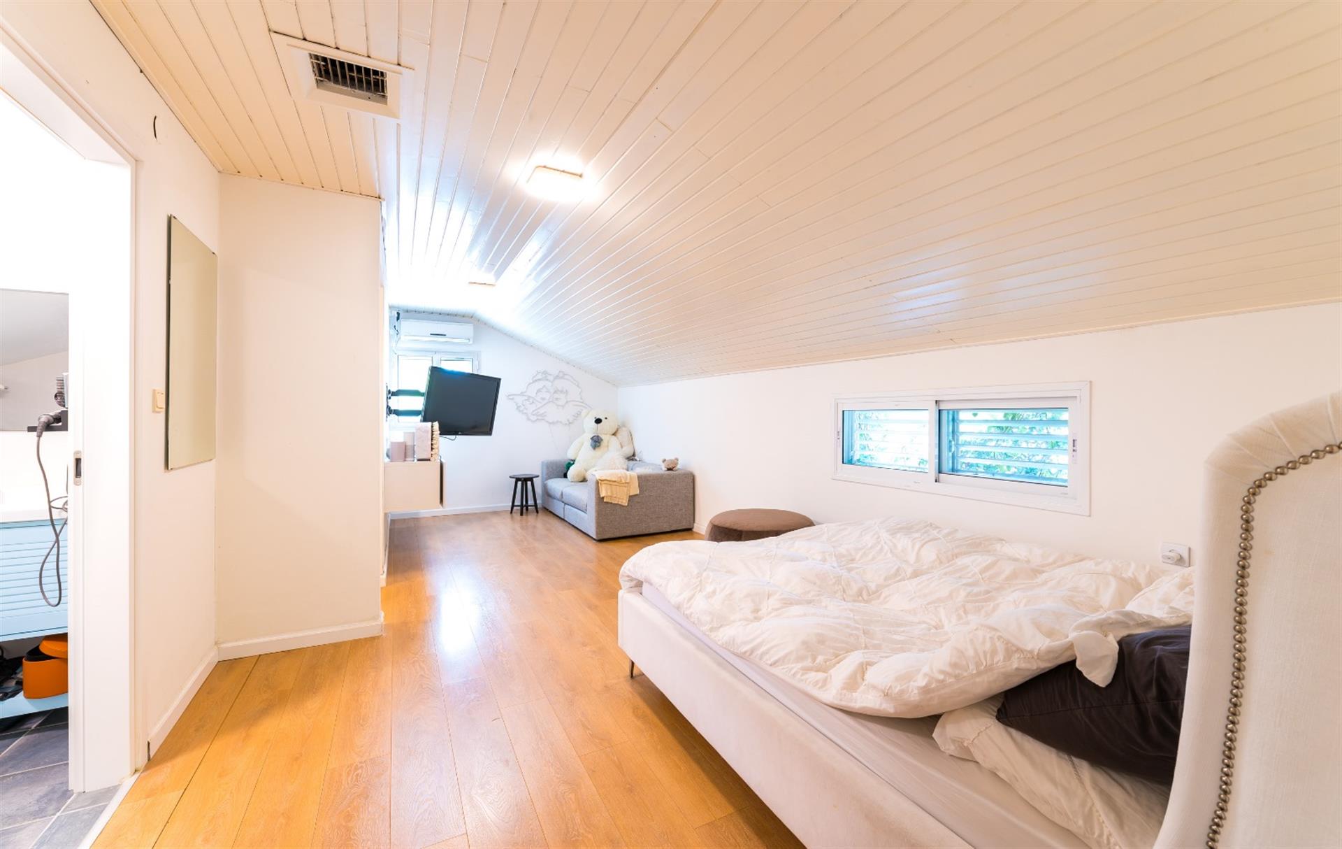 Villa For Sale in Herzliya Pituach