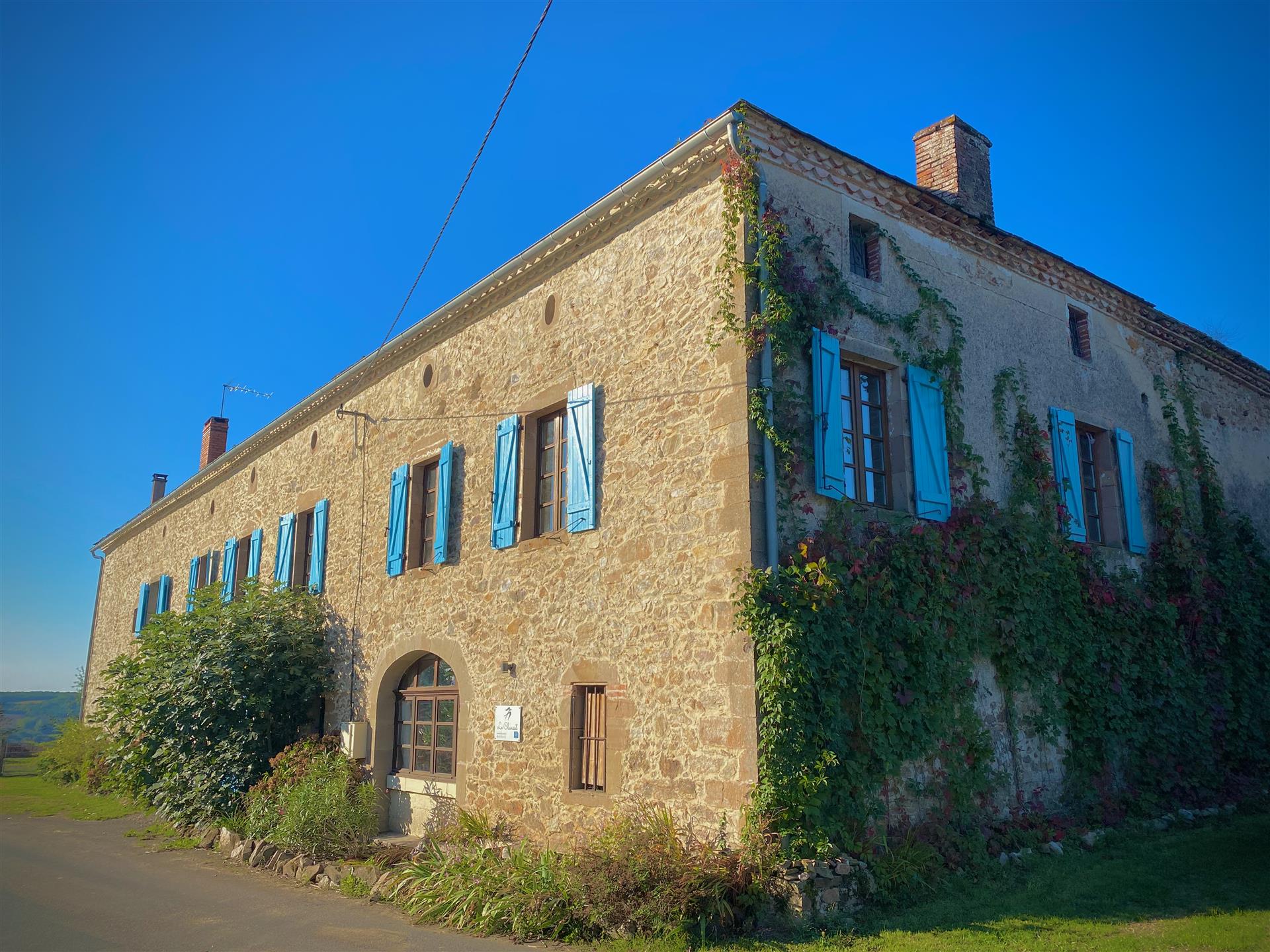 Quinta de pedra com casa de campo e vista 